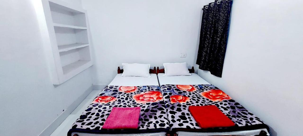 Nilam Guest House Bodh Gaya Exterior foto